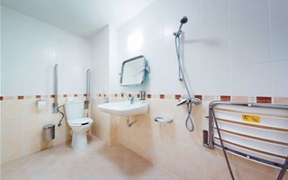 Bagno disabili: quali regole per creare ambienti sicuri?