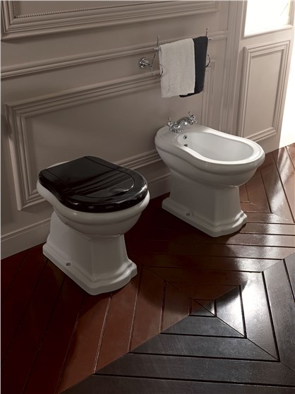 Set Bagno Completo di Lavabo Monoforo su Colonna in Stile Classico Completo  di Sanitario e Cassetta